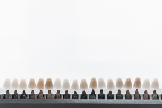 Veneer shade selection rack for precise colour matching